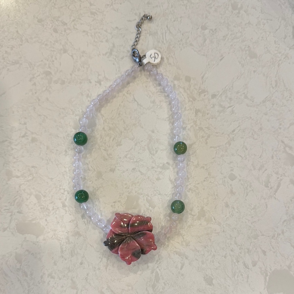 Elegant Green and Silver Necklace